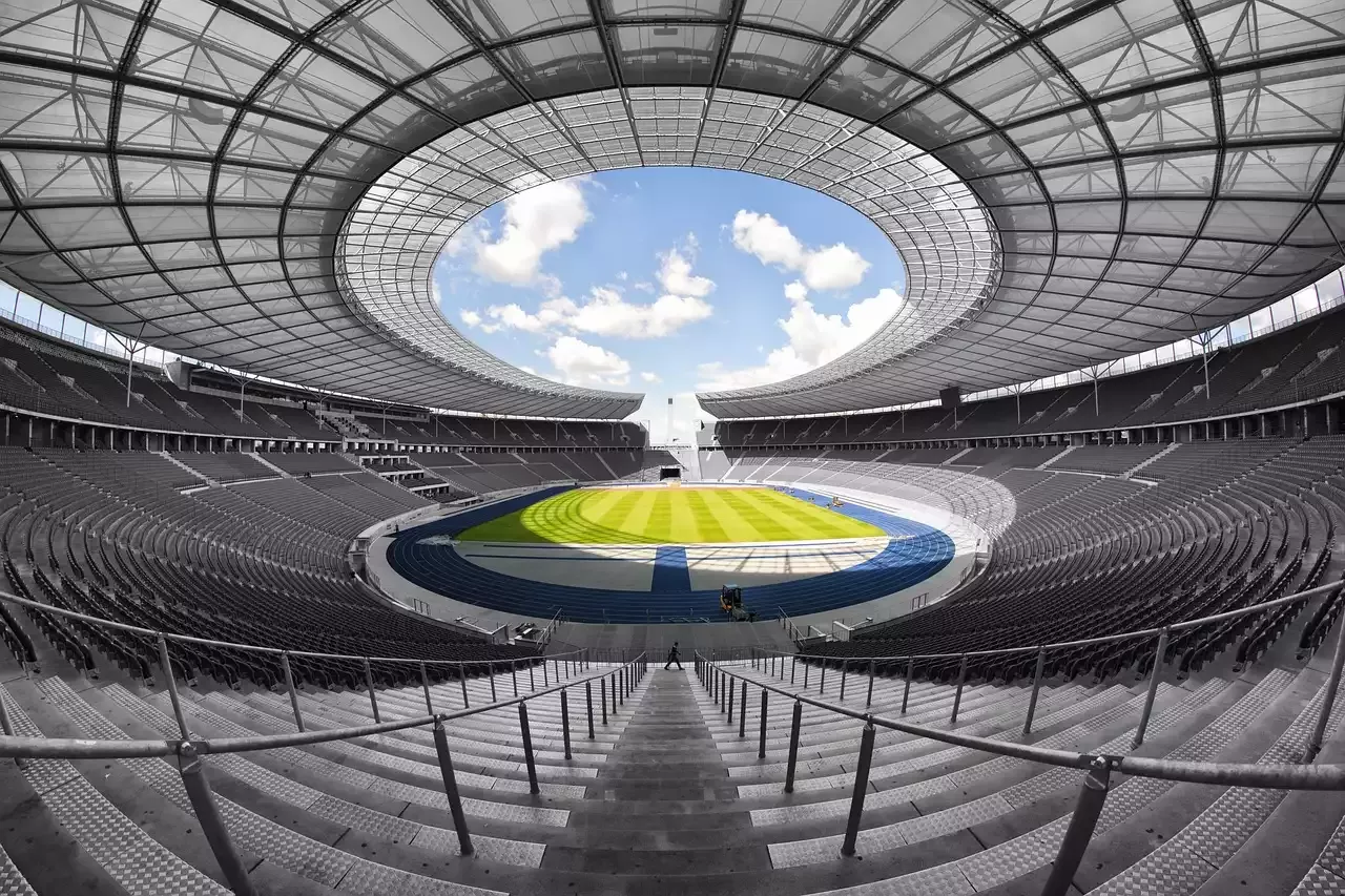 Major football leagues and their start dates